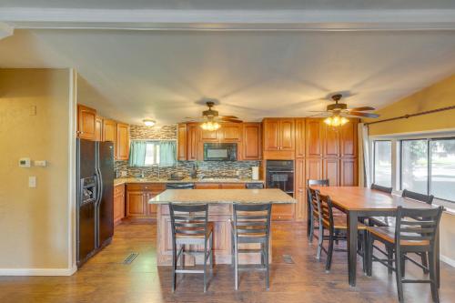 California Vacation Rental with Full Kitchen
