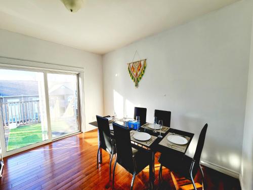 Facilities, Big 3 bedrooms 2 stories townhouse Near Downtown in Halifax (NS)