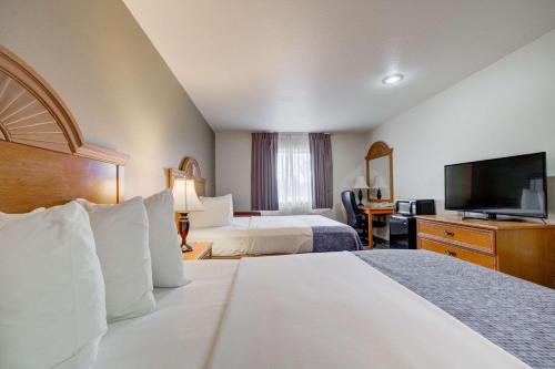 Econo Lodge Livingston - image 10