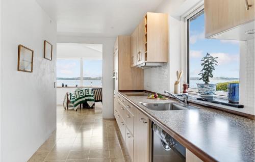 Kitchen, 4 Bedroom Amazing Home In Mariager in Mariager
