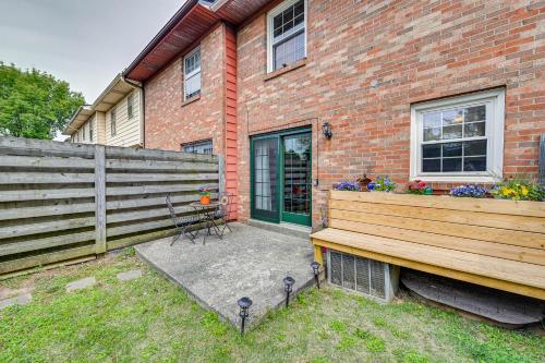 Cozy Lexington Townhome about 3 Mi to UK Campus! in Lexington, USA