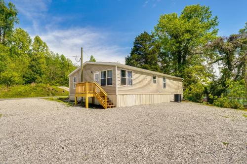 Tennessee Vacation Rental about 2 Mi to Windrock Park!