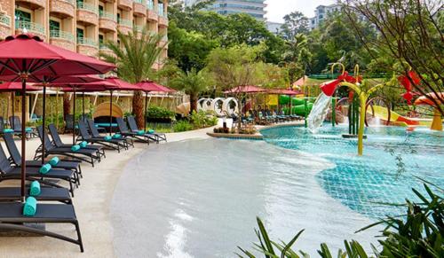 Swimming pool, Sunway Resort Hotel in Bandar Sunway