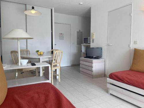 Appartement Juan les Pins, 2 pieces, 4 personnes - FR-1-252-190 in Antibes