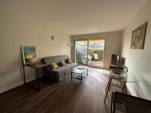 Studio cosy à 150m de la Plage de Nauzan avec jardin privatif et parking, Vaux-sur-Mer - FR-1-550-52 (Studio cosy a 150m de la Plage de Nauzan avec jardin privatif et parking, Vaux-sur-Mer - FR-1-550-52) in Vaux Sur Mer mazpilsēta