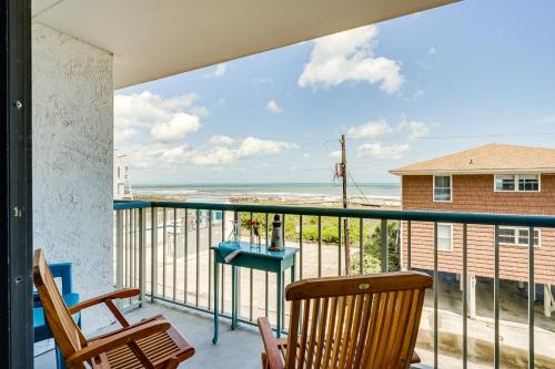 Bright Carolina Beach Condo Public Beach On-Site secondary