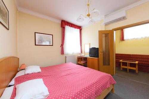 Hotel Blaha Lujza - image 9