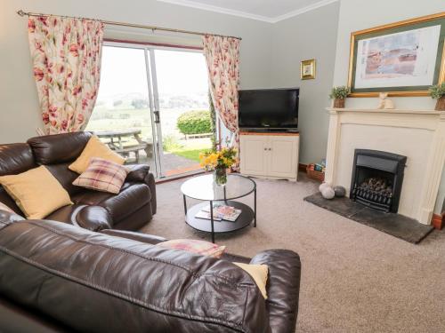 Forge Cottage - image 6