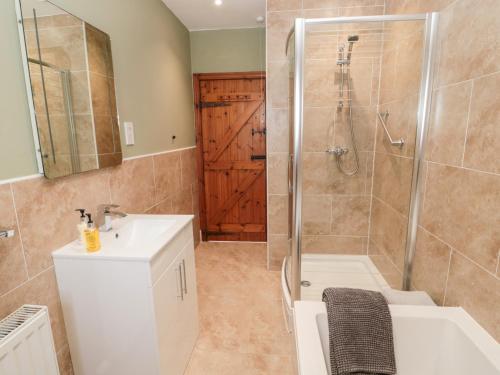 Forge Cottage - image 12