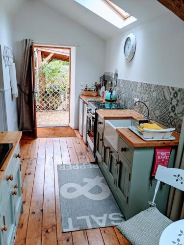 L'Amelia Les Trois Petites Maisons in Mailhac-sur-Benaize