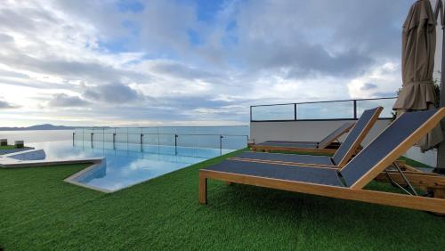 Andromeda Seaview Condo Near Beach