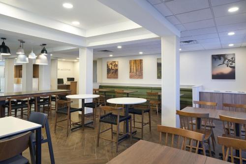 Fairfield Inn and Suites by Marriott Winchester - image 14