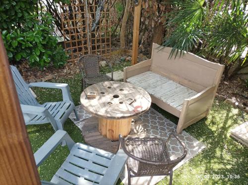 La cahute, appartement T2 avec jardin ou appartement familial T6 in 蒙托邦市中心