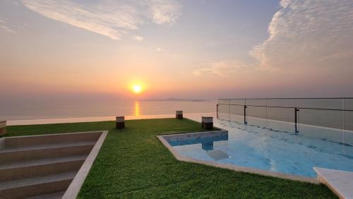 Andromeda Seaview Condo Near Beach