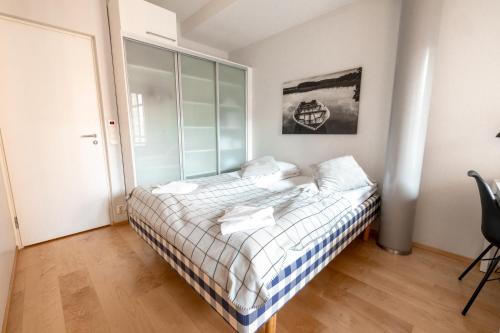 2ndhomes Stylish 1BR home with Balcony and Sauna in Kamppi Center