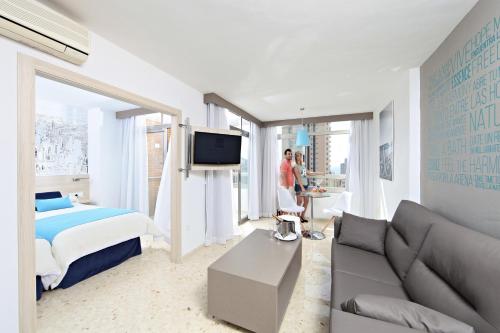 Junior Suite (2 Adults) image 3