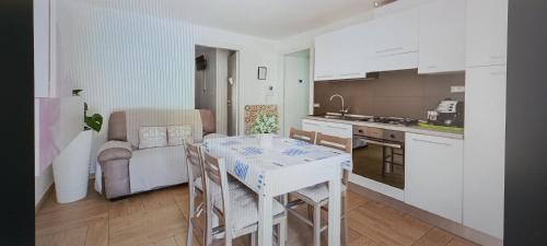 APPARTAMENTO 5 pers PARCHEGGIO 1