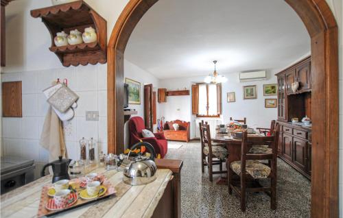 Nice Home In Loc, Farnocchia Di Sta With House A Mountain View