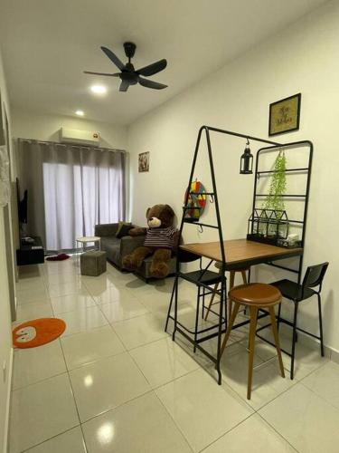 HomeFeel Netflix Youtube Free WiFi and Parking - MSuite at Bandar Manjalara, Near to DesaPark, Arkadia, One Utama, Kepong, Sri Damansara, Kota Damansara, Kuala Lumpur, Kuala Lumpur