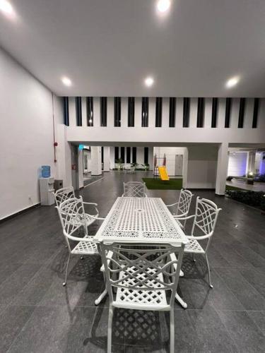 HomeFeel Netflix Youtube Free WiFi and Parking - MSuite at Bandar Manjalara, Near to DesaPark, Arkadia, One Utama, Kepong, Sri Damansara, Kota Damansara, Kuala Lumpur, Kuala Lumpur (fotografie 9)