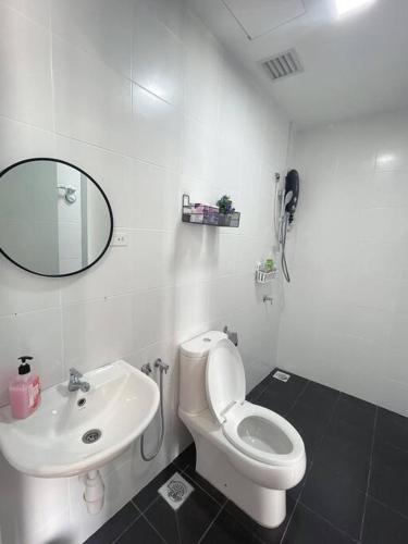 HomeFeel Netflix Youtube Free WiFi and Parking - MSuite at Bandar Manjalara, Near to DesaPark, Arkadia, One Utama, Kepong, Sri Damansara, Kota Damansara, Kuala Lumpur, Kuala Lumpur (fotografie 4)