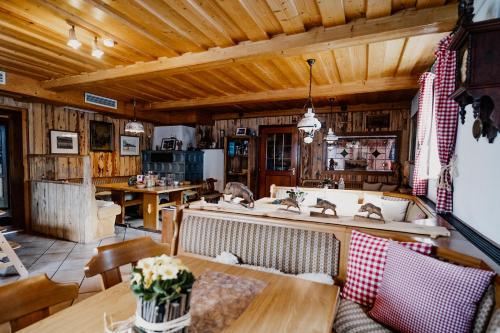 餐廳, Landhotel zum Matthiasl in 海德米勒