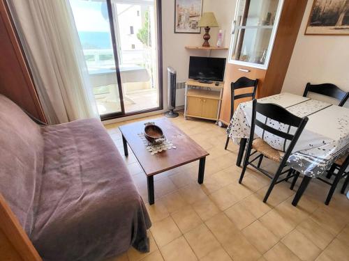 Appartement Six-Fours-les-Plages, 2 pièces, 4 personnes - FR-1-316-58