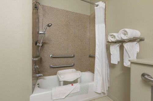 Baymont by Wyndham Columbus in Columbus, USA