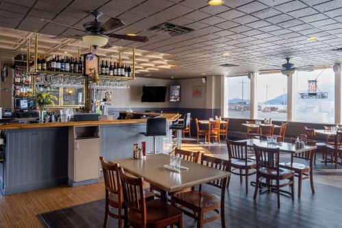 Ramada by Wyndham Juneau - image 7