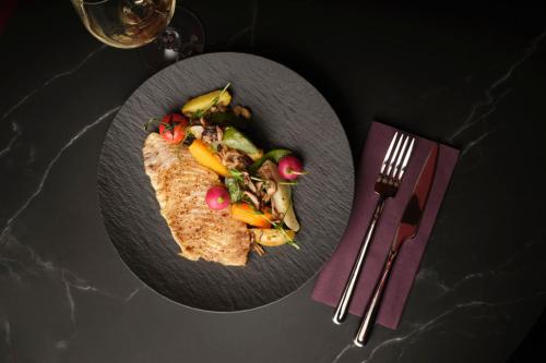 Moxy Paris Val d'Europe Moxy Paris Val d'Europe