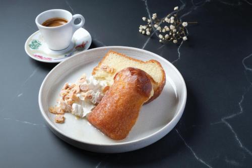 Moxy Paris Val d'Europe Moxy Paris Val d'Europe