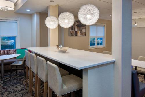 Residence Inn by Marriott Boston Brockton/Easton - image 2