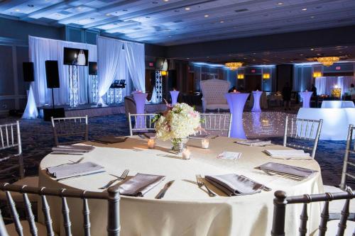 Boston Marriott Newton - image 11