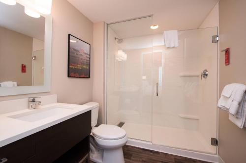 Bathroom, TownePlace Suites Merced in Merced (CA)