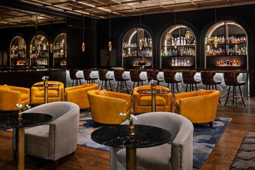 The Drake Oak Brook Autograph Collection - image 11