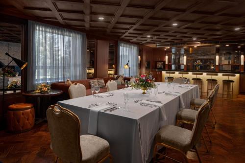 Restaurant, The Drake Oak Brook, Autograph Hotels in Oak Brook (IL)