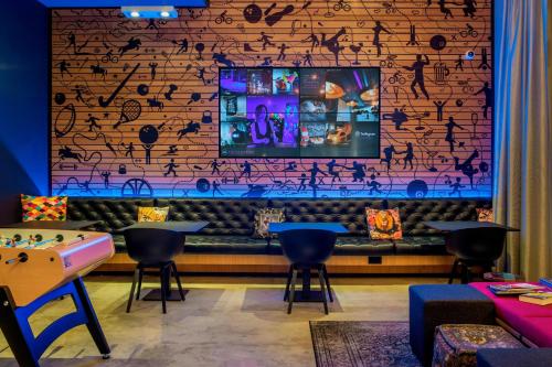 Moxy London Stratford - image 5