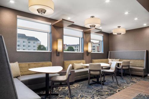 Residence Inn by Marriott East Peoria - image 8