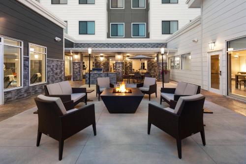 Residence Inn by Marriott East Peoria - image 6