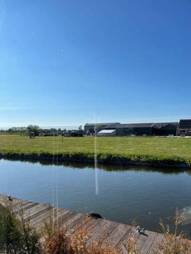 Ferienhaus Jeff am Wasser nähe Ijsselmeer Ferienpark Vislust in Wervershoof
