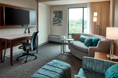 Courtyard by Marriott Minneapolis West