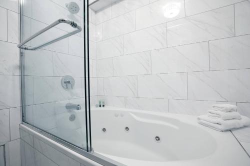 Ambassador Hotel Tulsa, Autograph Collection