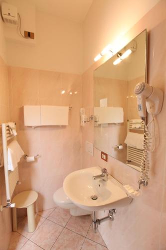 Hotel Bologna – Florence, IA