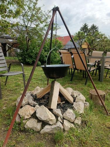 Kert, Várkapitány-lak (Varkapitany-lak) in Csesznek