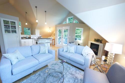Sea and Cedar Retreat-a home in a tranquil setting in Cowichan Bay, Canada