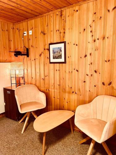 Rooms with Private bathrooms in 薩斯欽普拉蒂高