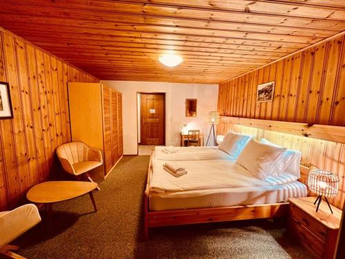 Rooms with Private bathrooms in 薩斯欽普拉蒂高