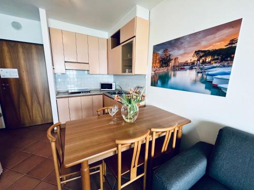 Apartment with Lake View image 10