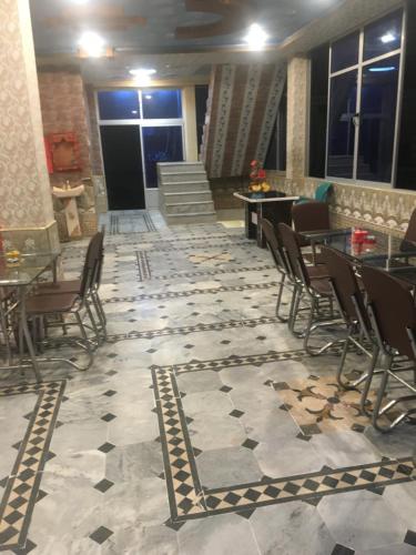 Étterem, Three Star Hotel in Sangota