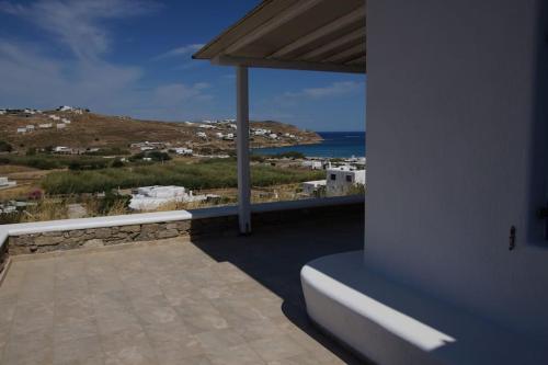 Cycladic Home with Sea View in Kalo Livadi